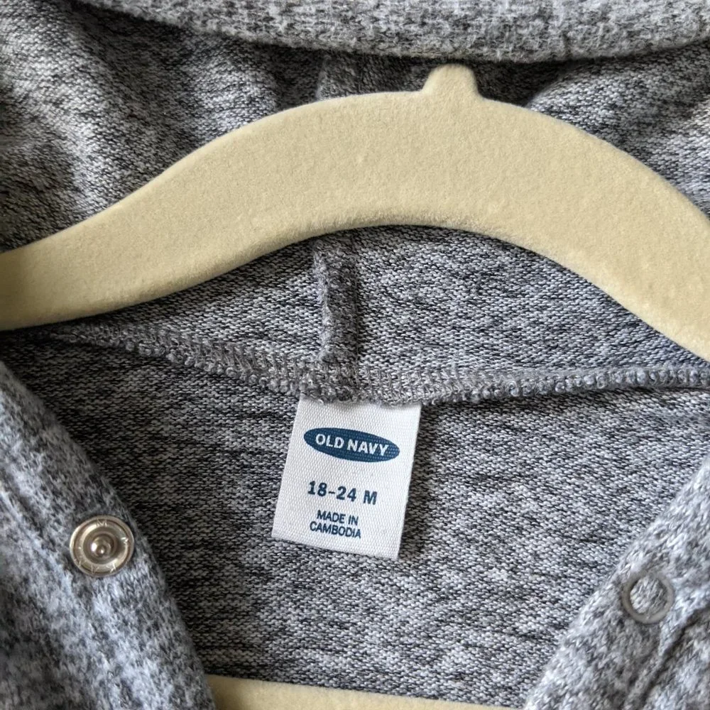 🌟 Gray Old Navy Hoode 18-24m